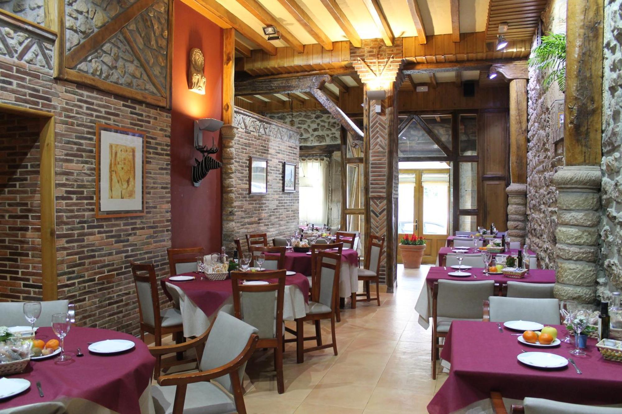 Hotel San Roque Reinosa Exterior foto